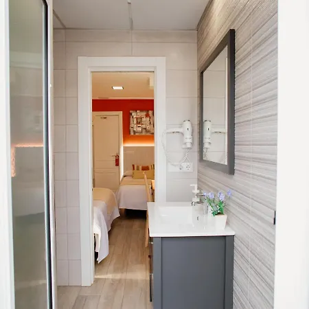 Turisticos Mastil 16 P2 Guest house 2*